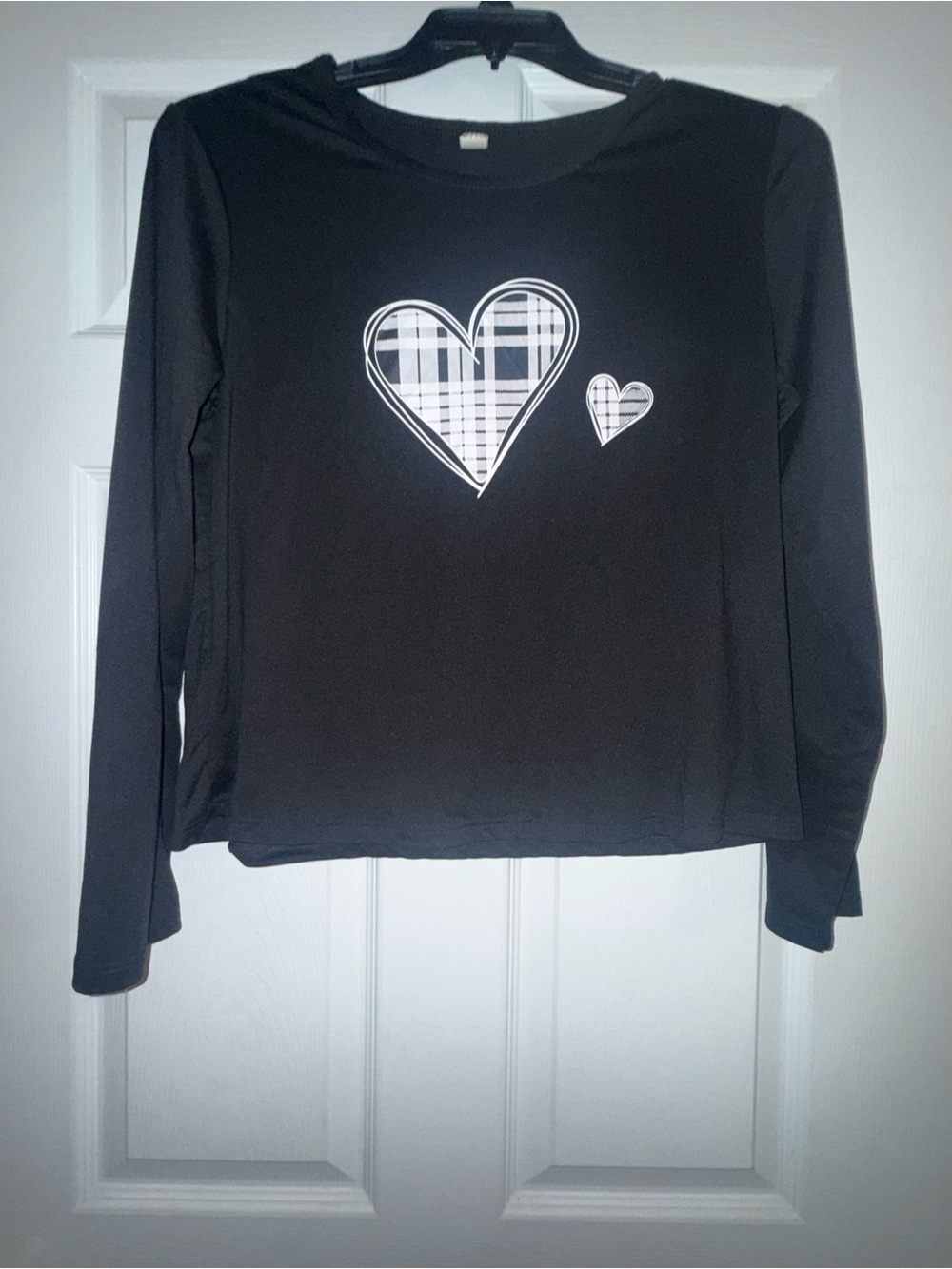 Black Heart Graphic Pajama Style Shirt – Unbranded Lounge Top | Size Large | Coz